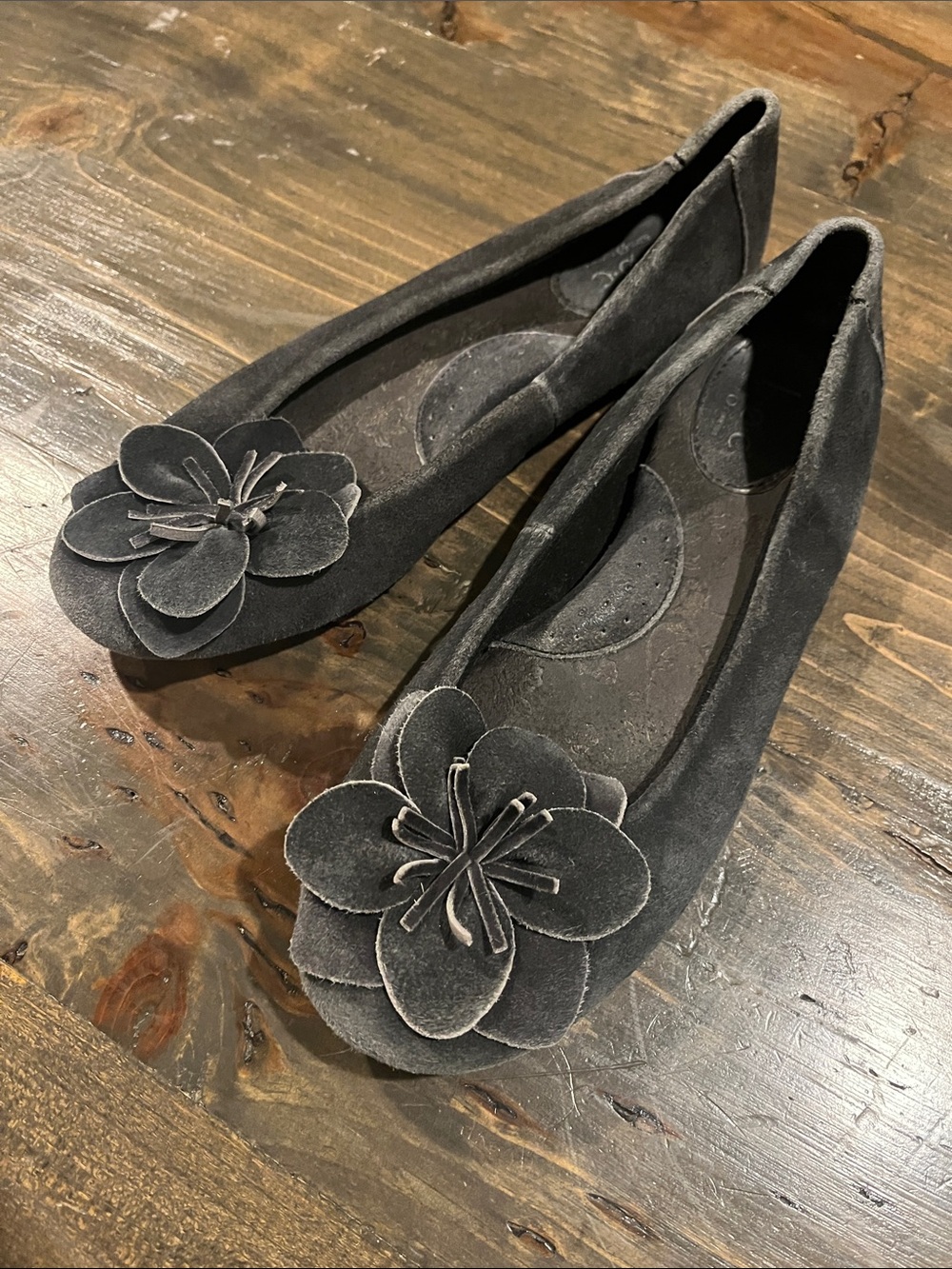 boc Black Suede Floral Appliqué Ballet Flats